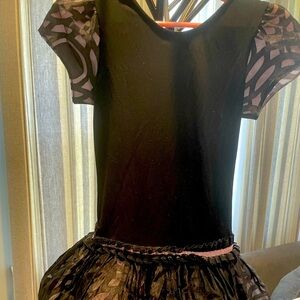 Beautiful dolls and divas black and pink dress 💕🌸